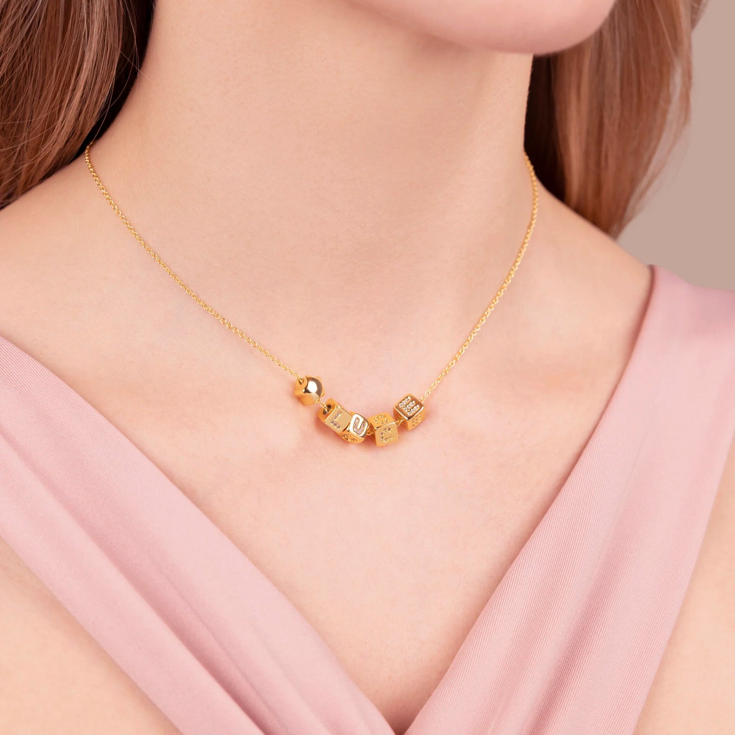 Dado Lettera V con Cubic Zirconia