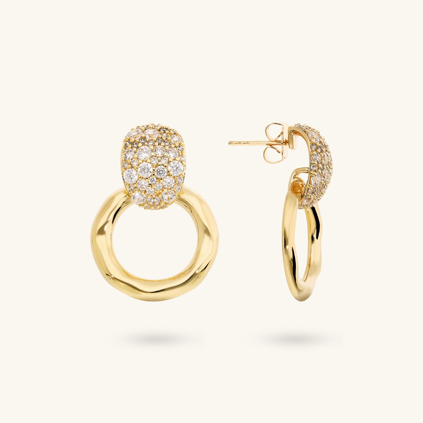 Orecchini Pendenti ad Anello Martellati con Pavé di Cubic Zirconia