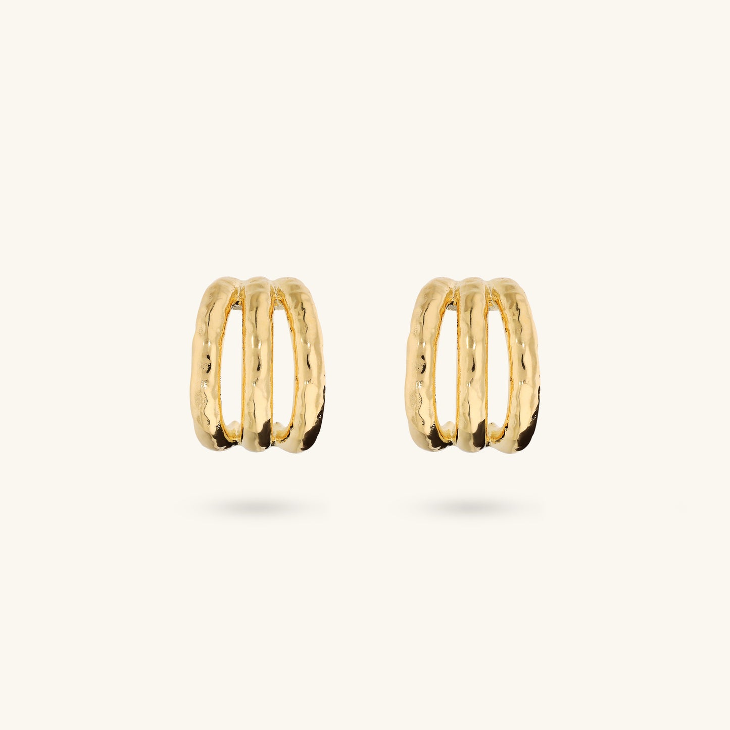 Boucles d'oreilles à tige multi-rangs martelées