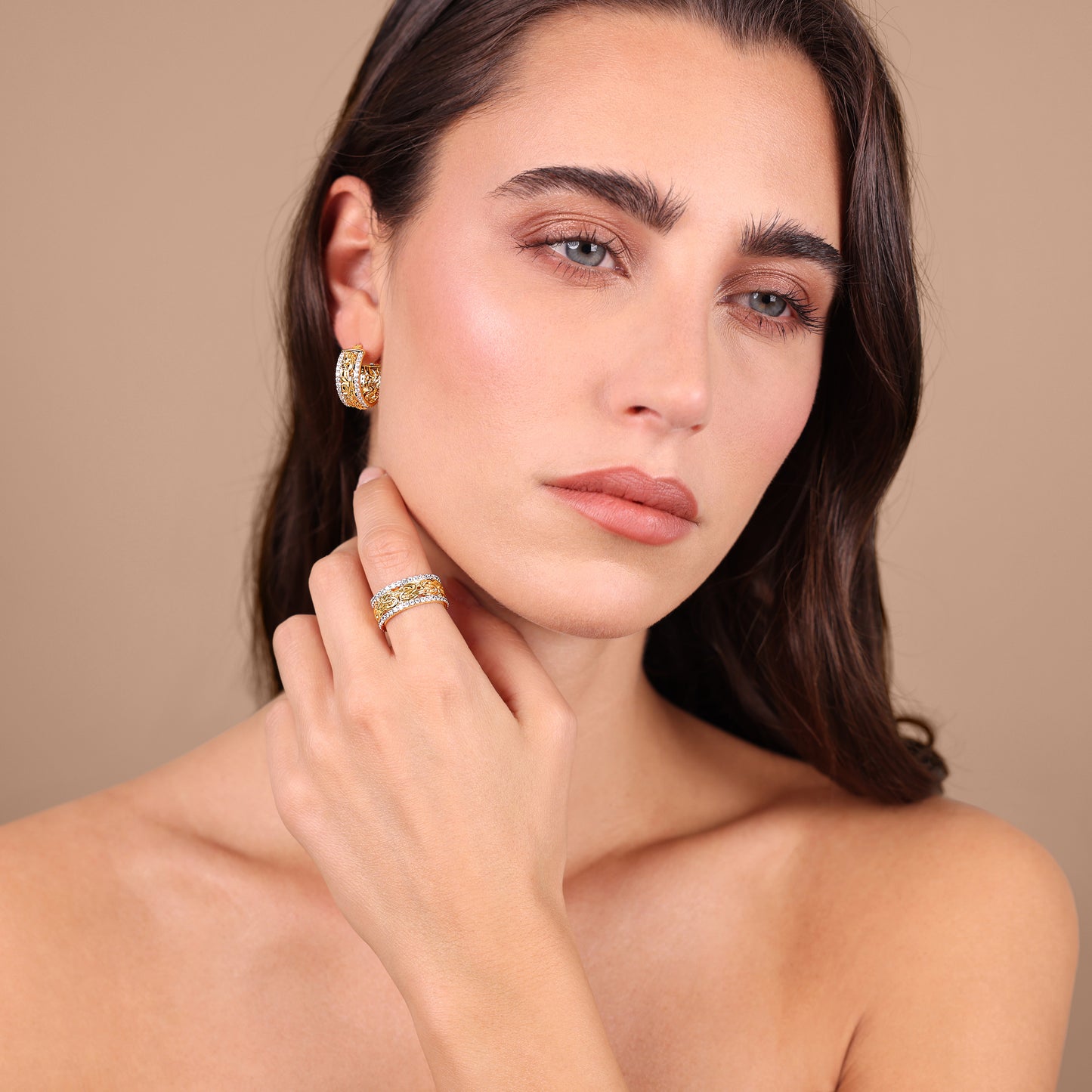 Bague à chaîne byzantine avec pavé de zircones cubiques