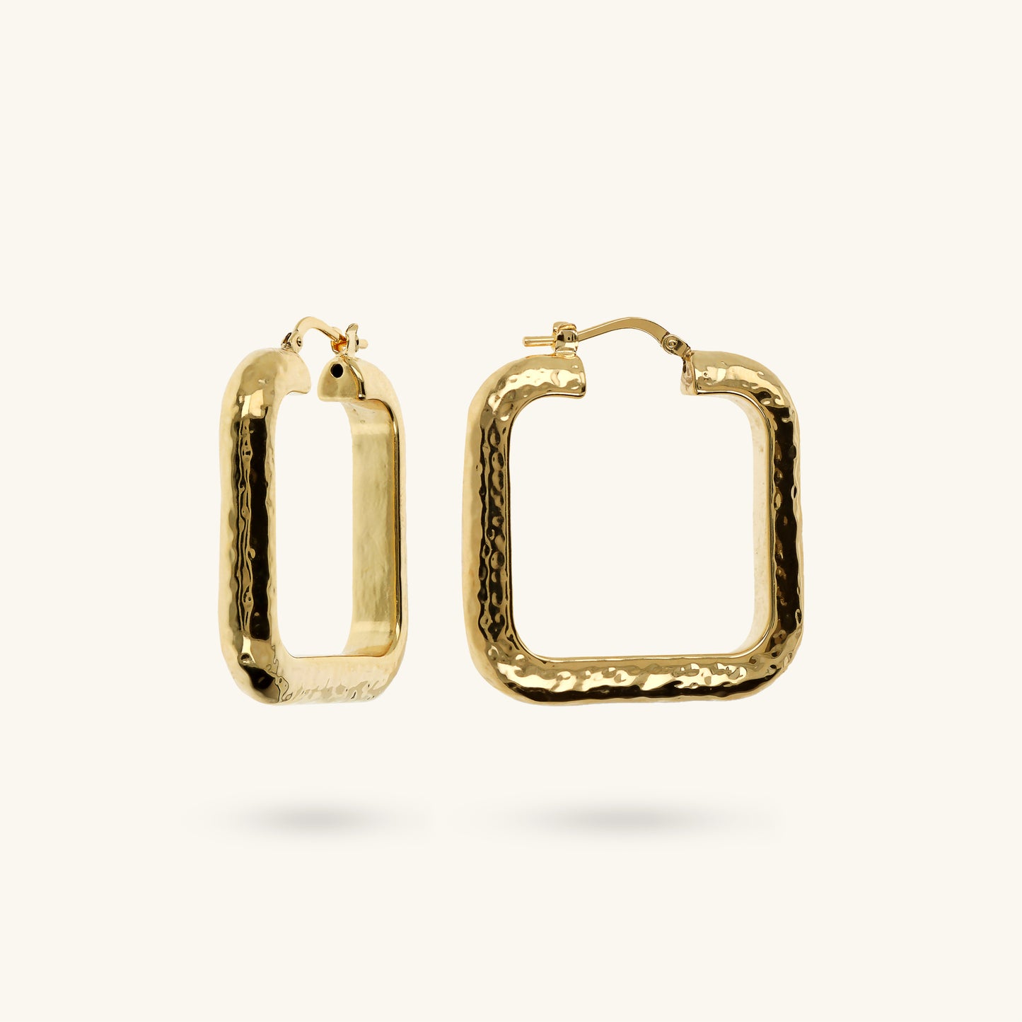 Boucles d'oreilles carrées martelées