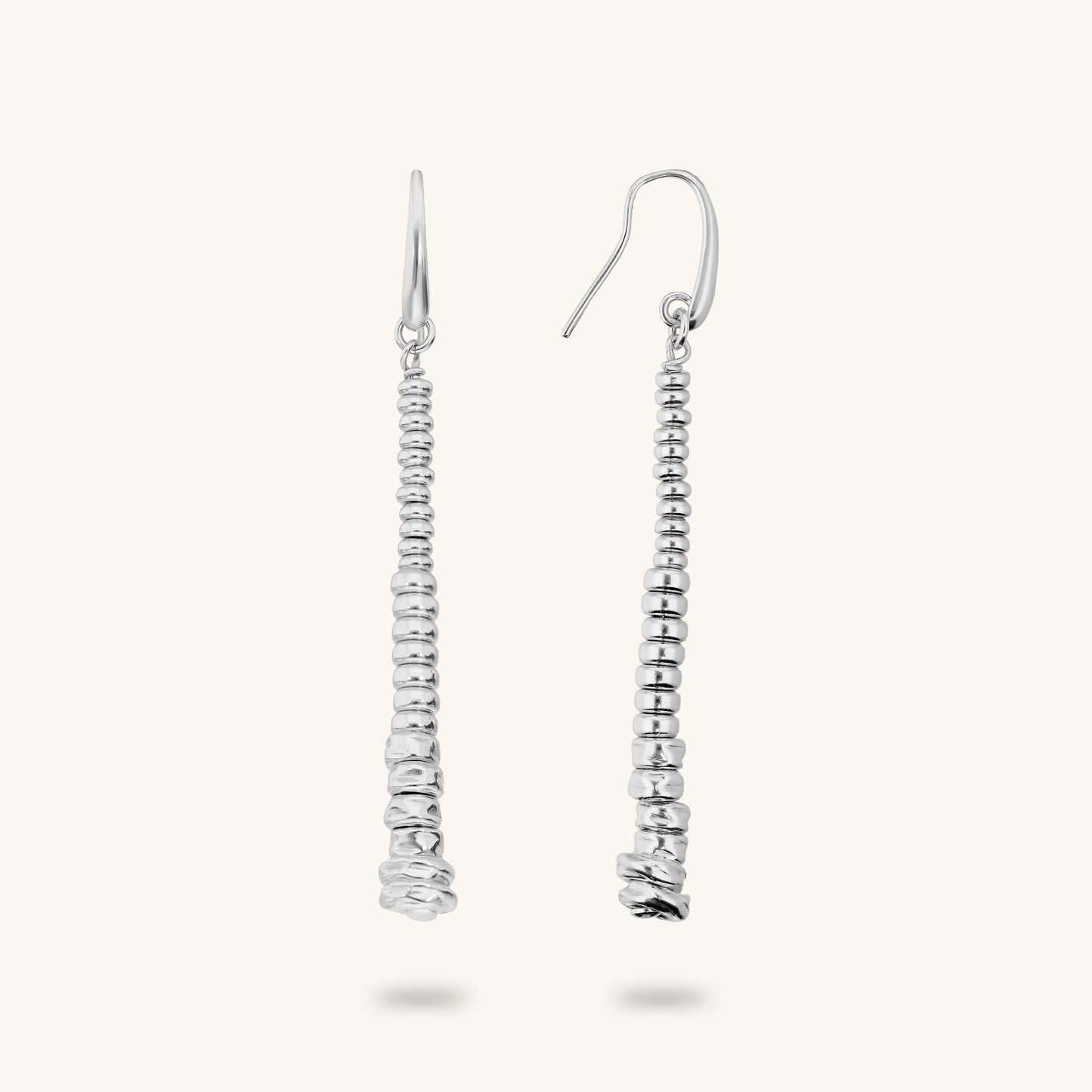 Boucles d'oreilles pendantes avec rondelles martelées et sphères brillantes