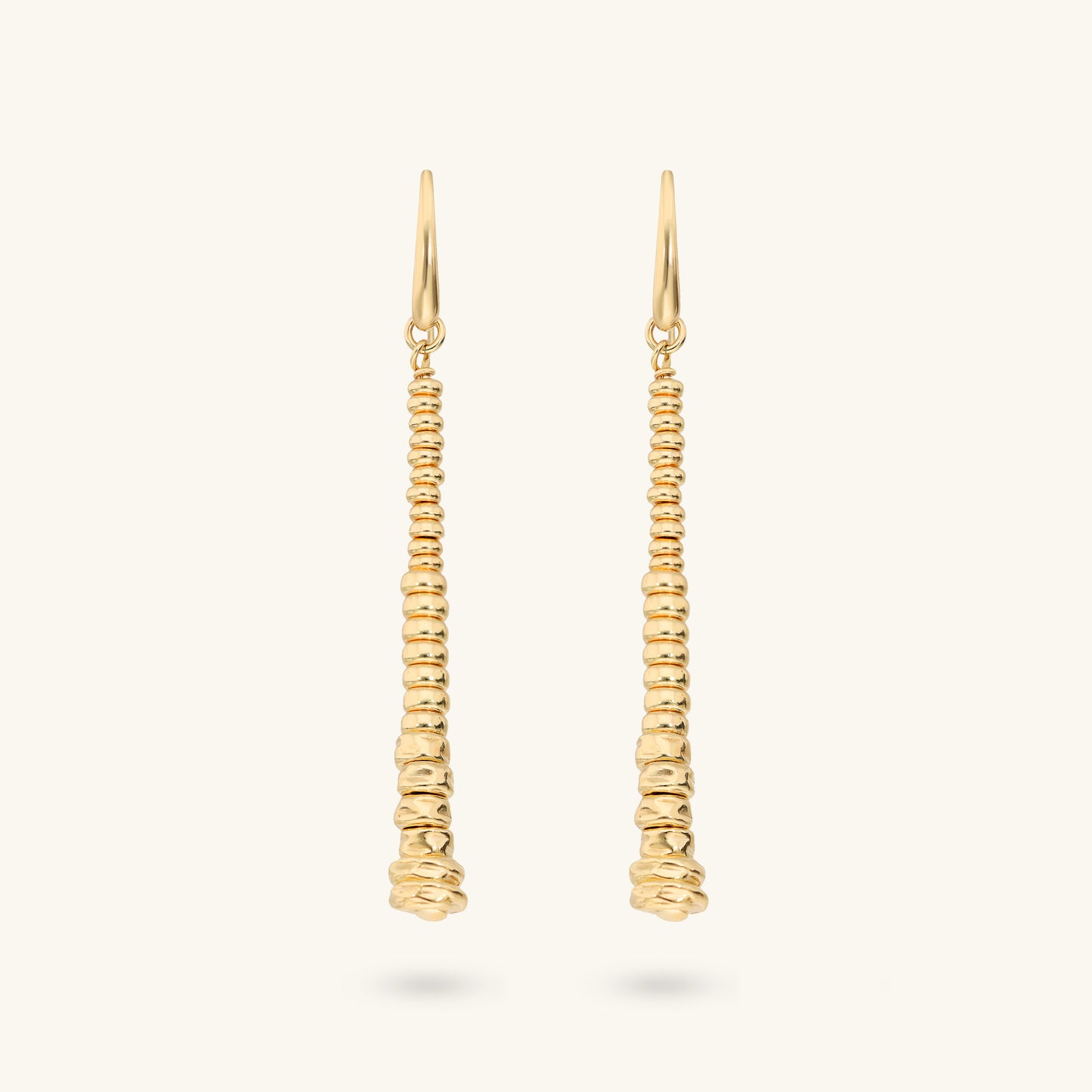 Boucles d'oreilles pendantes avec rondelles martelées et sphères brillantes