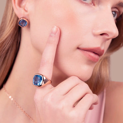 Anello Chevalier con Prisma Gem Taglio Cushion