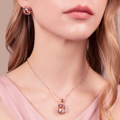 Collana con Punto Luce in Prisma Gem Taglio Cushion