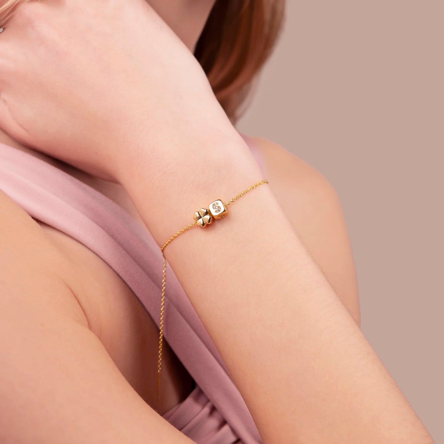 Dado Lettera N con Cubic Zirconia