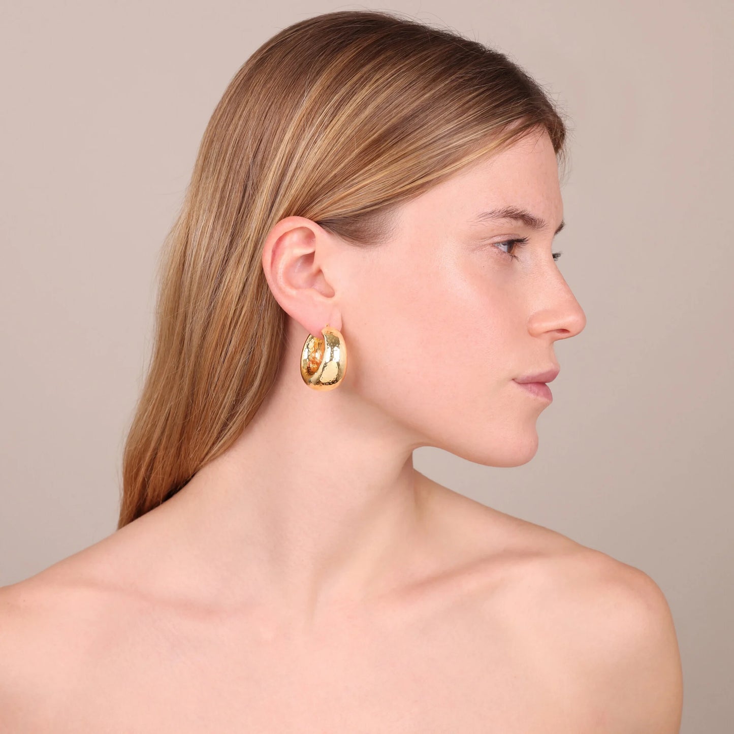 Orecchini a Cerchio Graduati Martellati in Argento 925 placcato Oro Giallo 18Kt