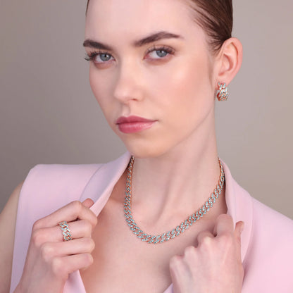 Collier ras du cou à chaîne carrée avec pavé de zircones cubiques