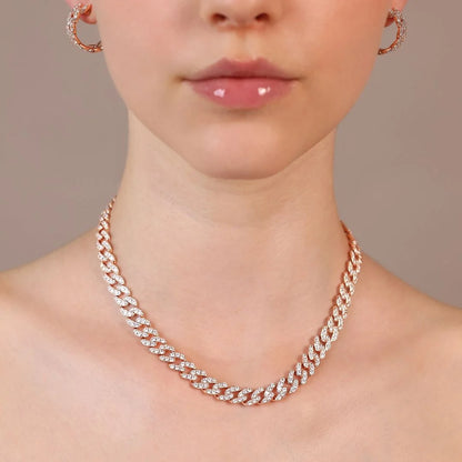 Collier ras du cou à chaîne carrée avec pavé de zircones cubiques