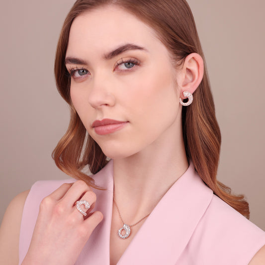 Collana con Pendente a Cerchio Graduato in Pavé Misto