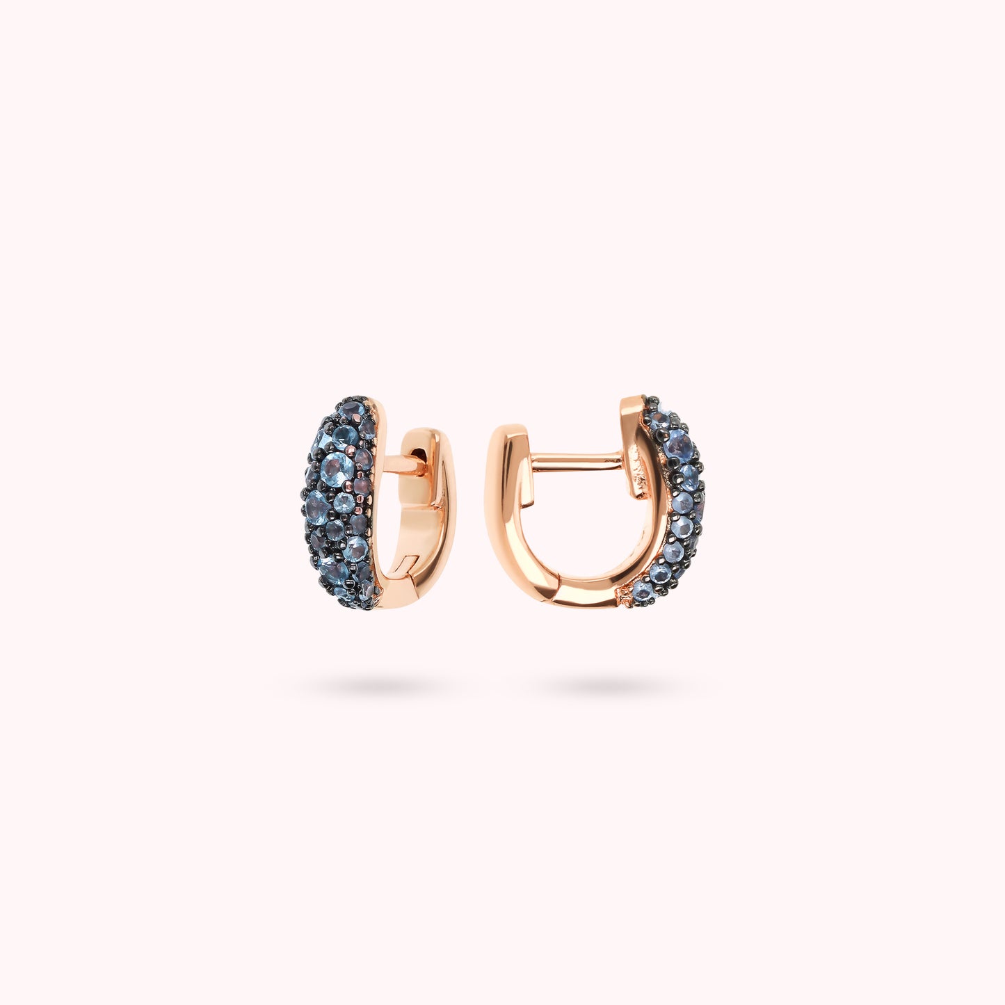 Orecchini a Cerchio Graduati con Pavé di Cubic Zirconia