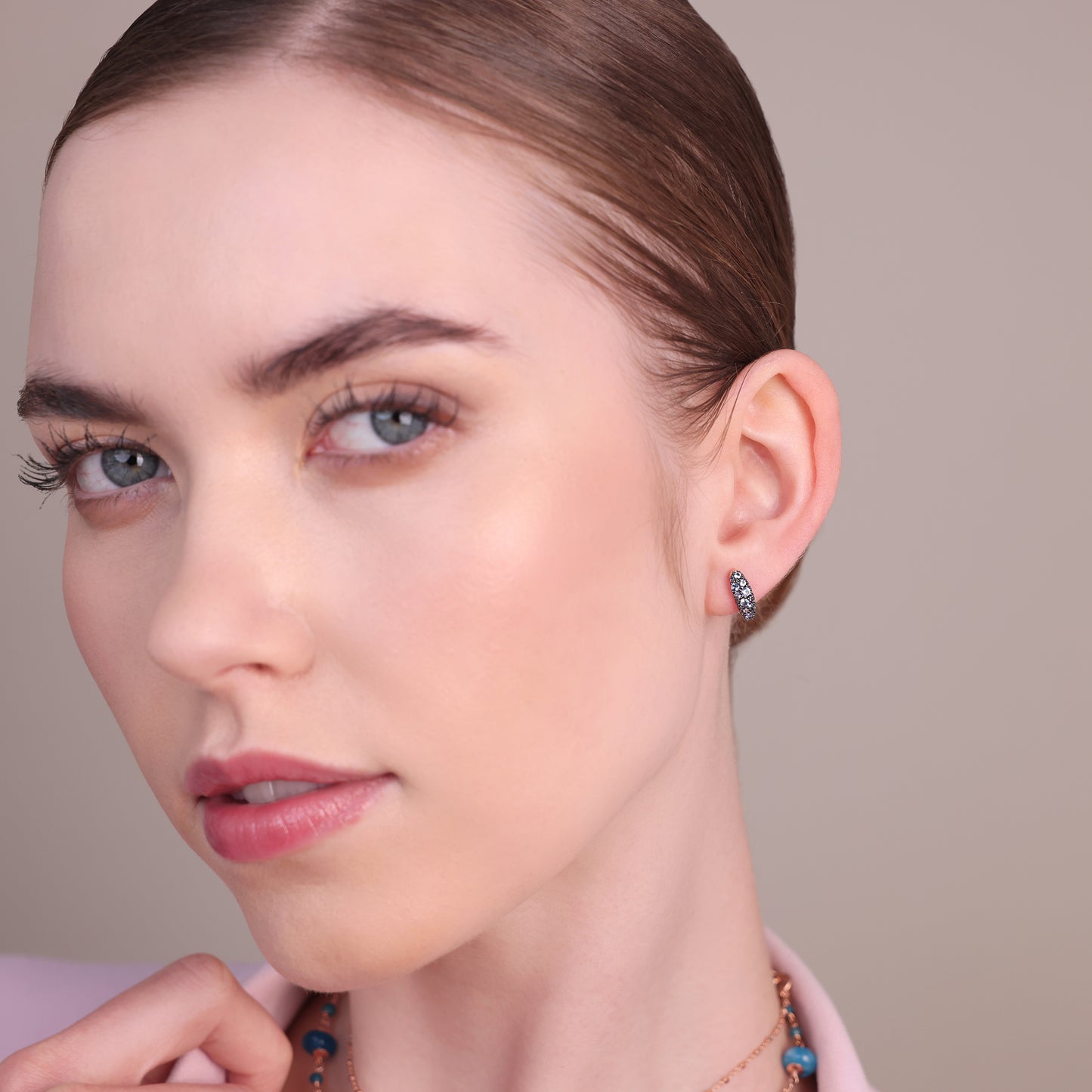 Orecchini a Cerchio Graduati con Pavé di Cubic Zirconia