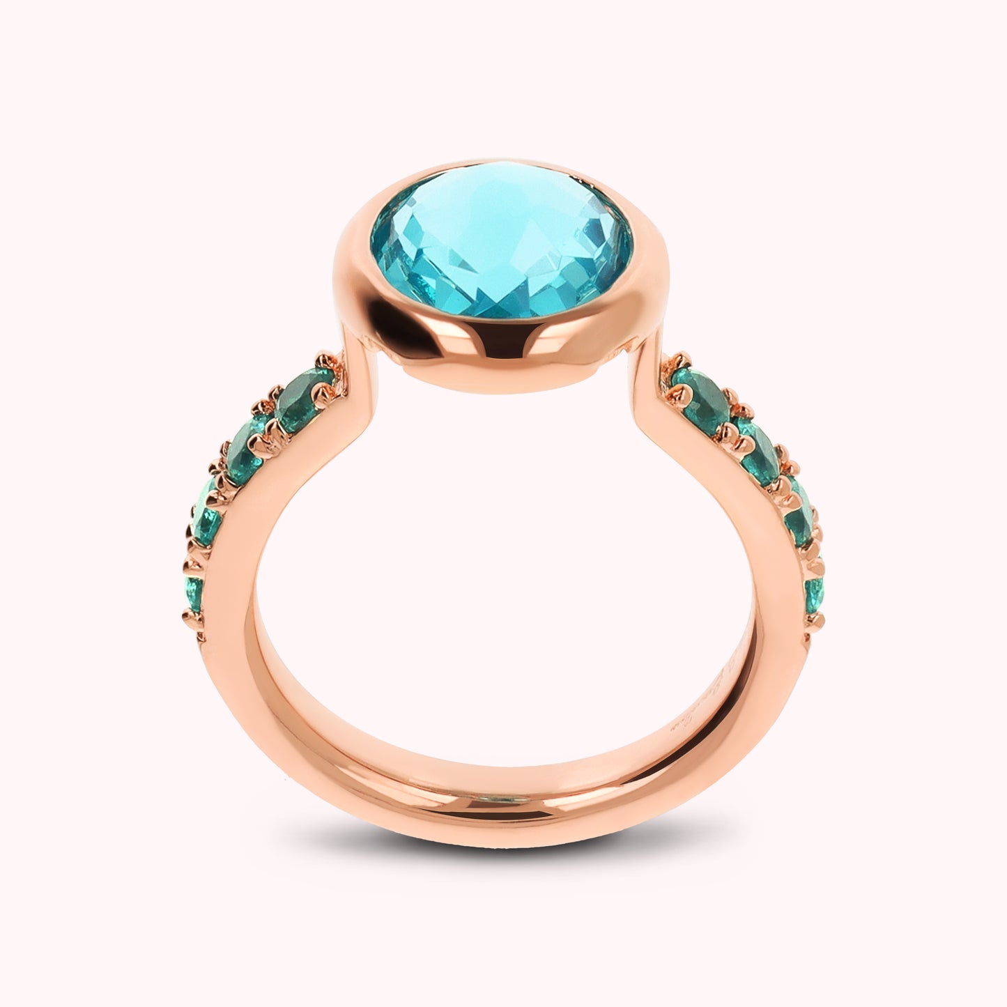 Anello Cocktail con Cubic Zirconia e Prisma Gem Tonda
