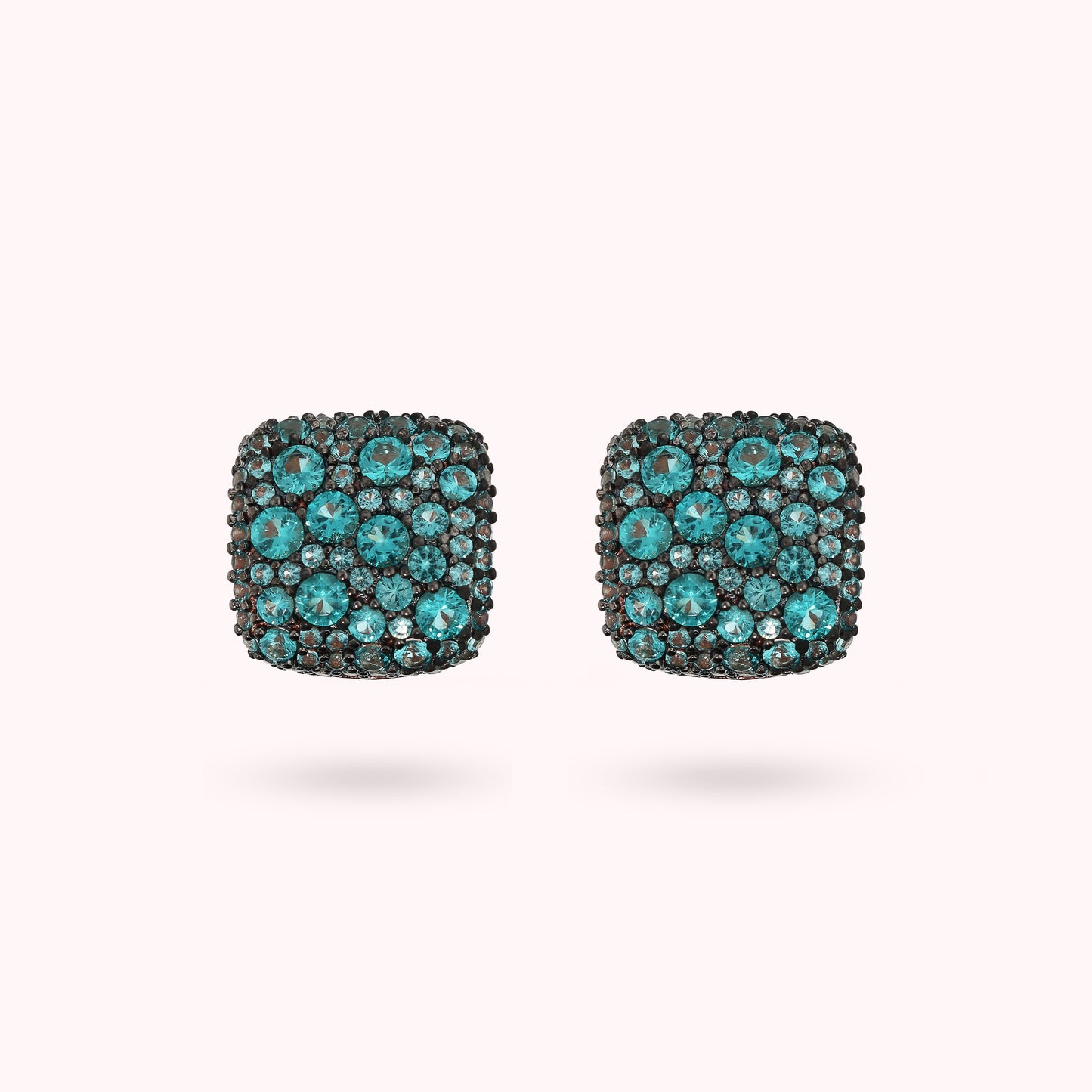 Orecchini a Lobo Quadrati con Pavé di Cubic Zirconia