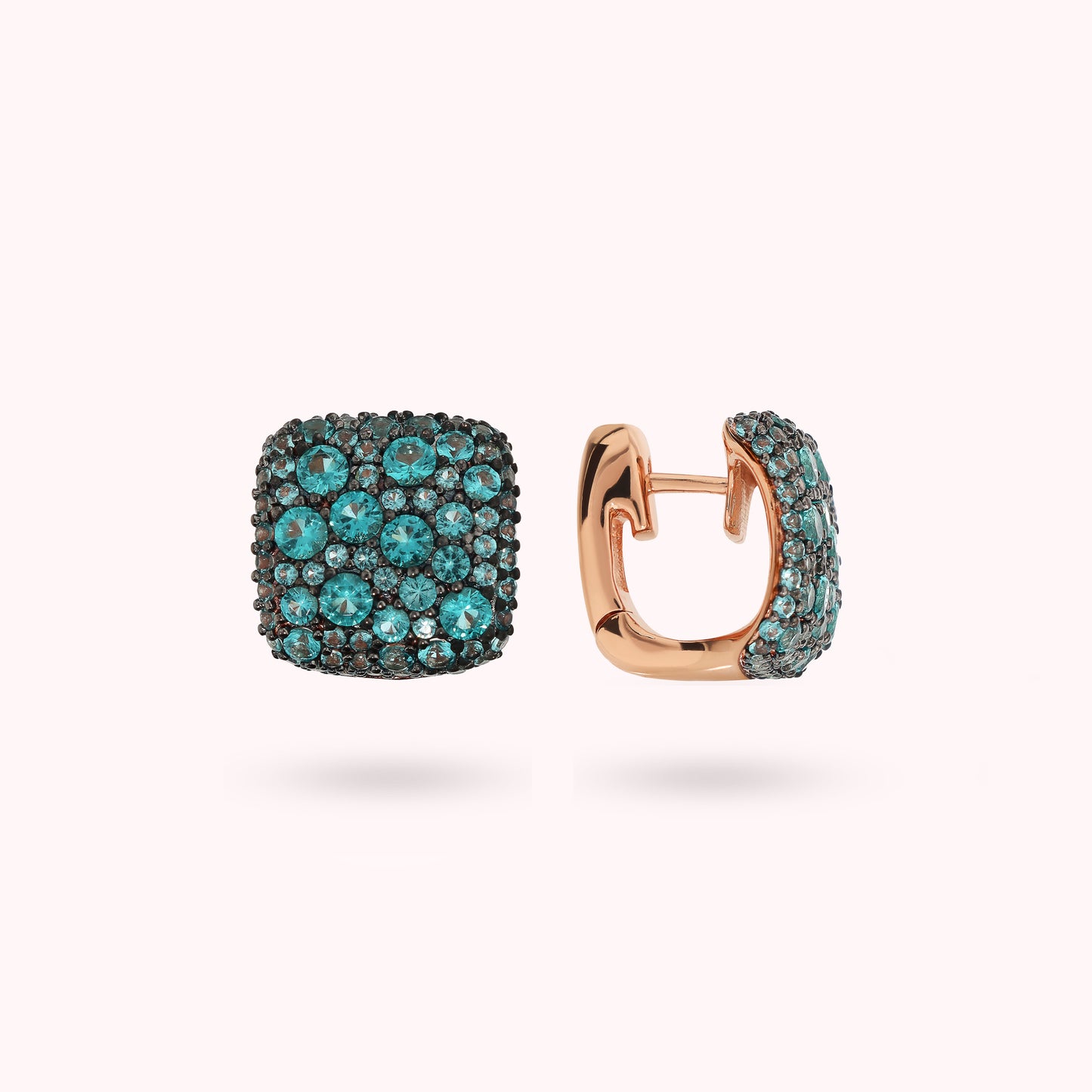 Orecchini a Lobo Quadrati con Pavé di Cubic Zirconia