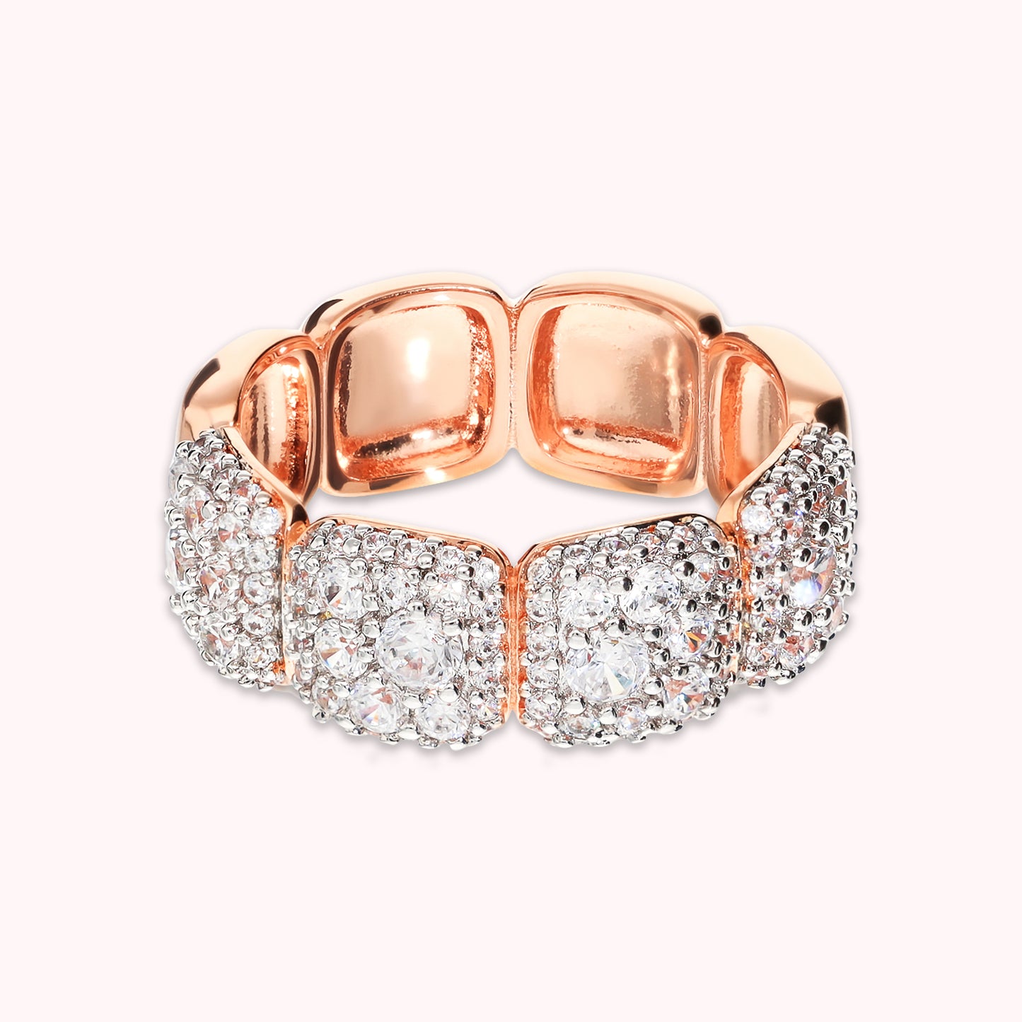 Anello a Fascia con Elementi Quadrati in Pavé di Cubic Zirconia
