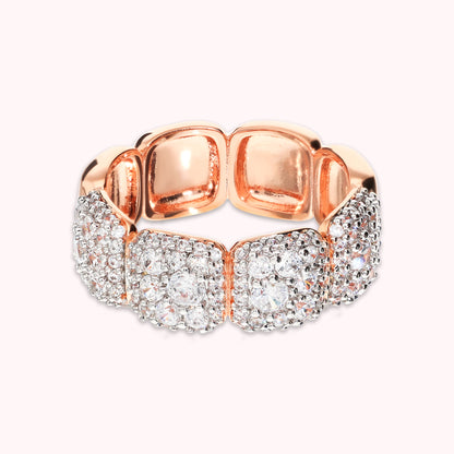 Anello a Fascia con Elementi Quadrati in Pavé di Cubic Zirconia