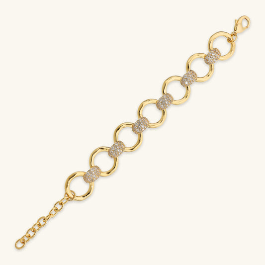 Bracciale con Maglie ad Anello Martellate e Pavé di Cubic Zirconia