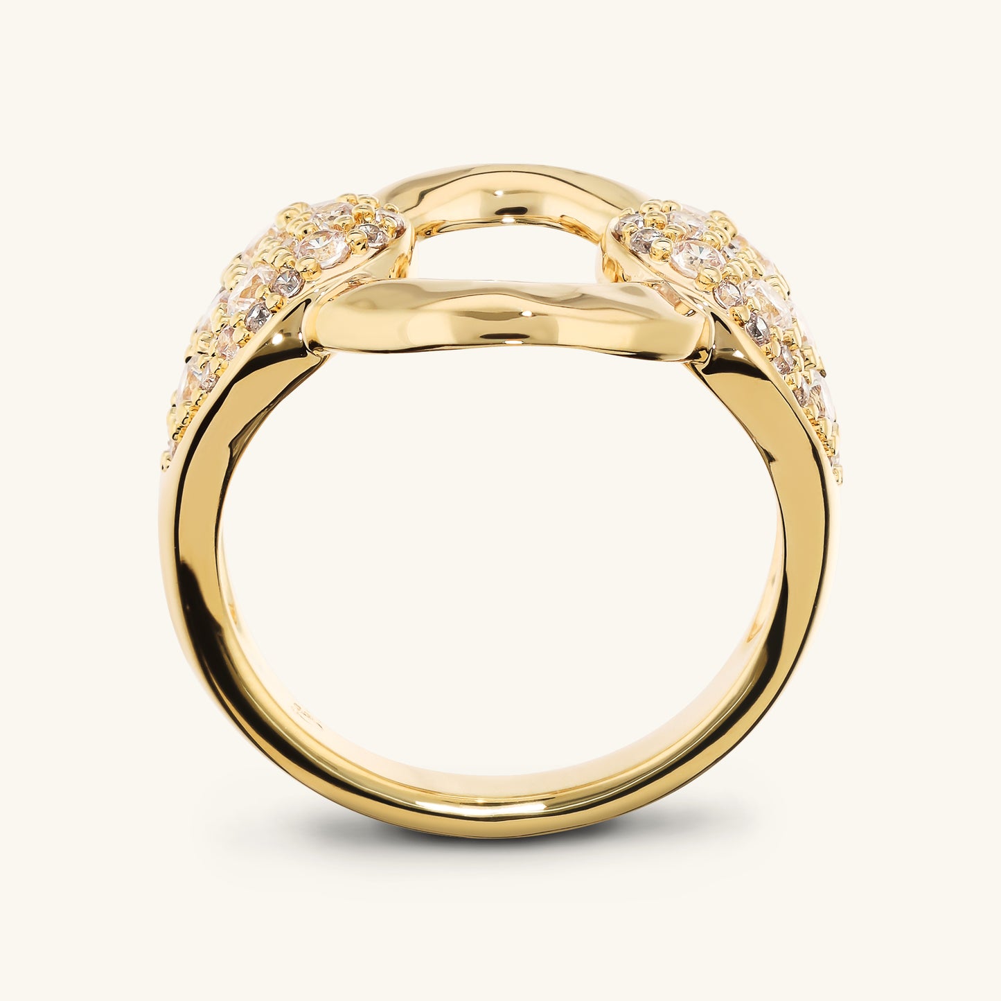 Ring mit gehämmertem Band und Pavé aus Zirkonia