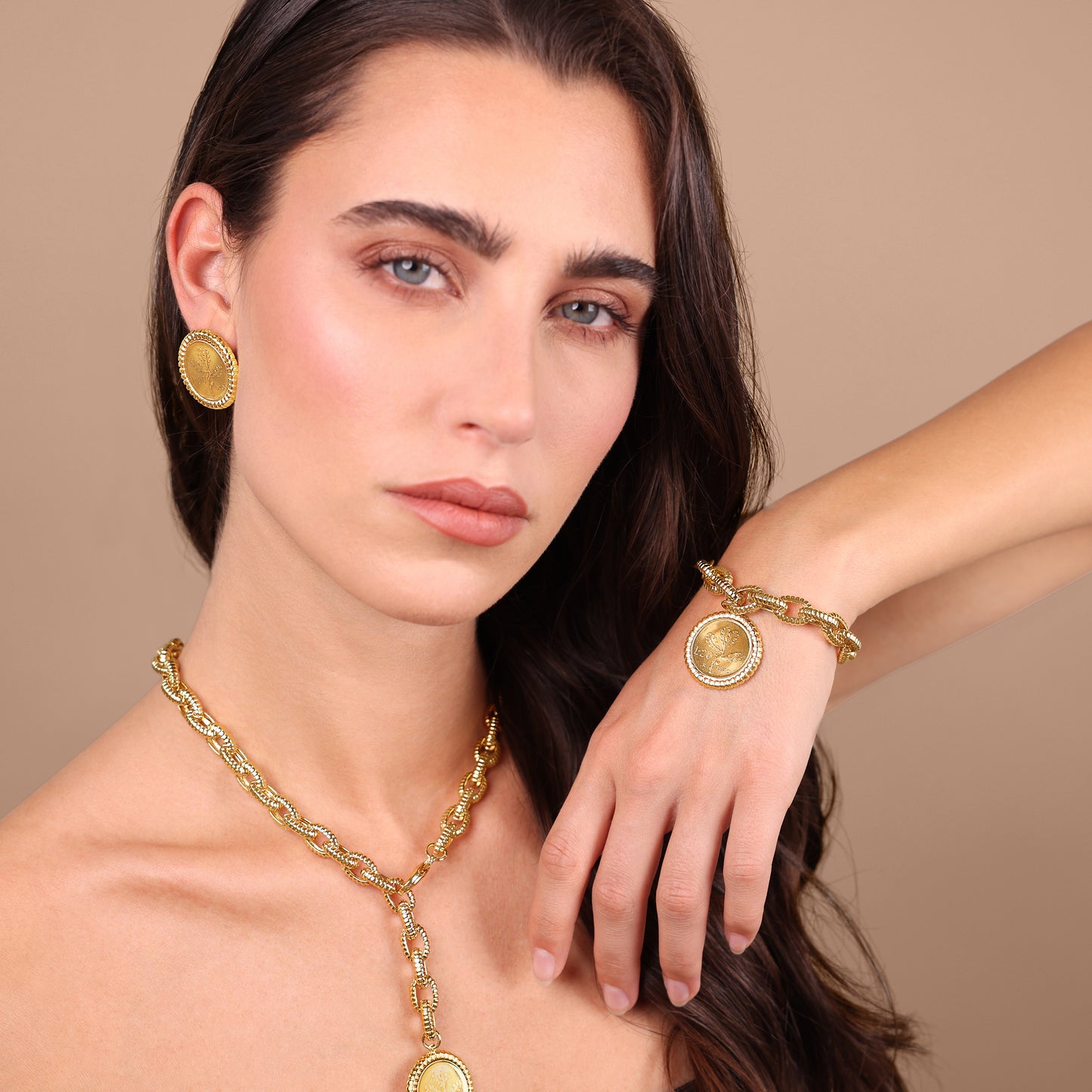 Bracciale Maglie Ovali Texture Rigata con Ciondolo Moneta