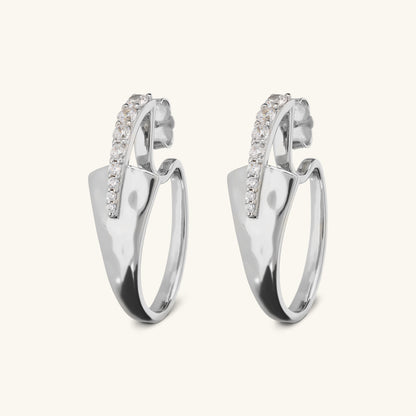 Boucles d'oreilles ovales martelées avec pavé de zircones cubiques