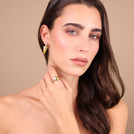 Bague martelée Contrarié avec pavé de zircones cubiques